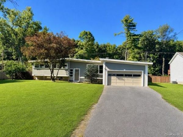 16 Exeter Road , Poughkeepsie, NY 12603