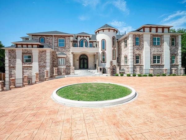 2415 Amberleaf Court , Cedar Hill, TX 75104