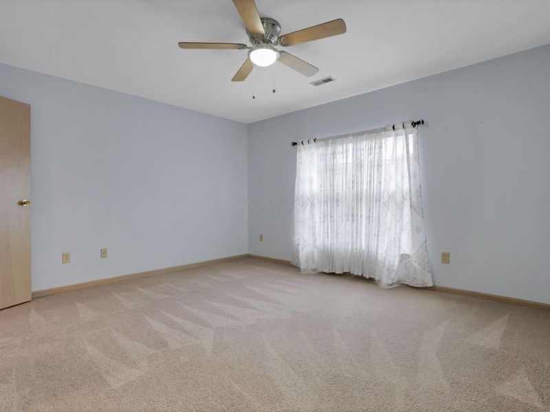 5800 Locbury Lane, Dublin, OH 43016 Photo 13