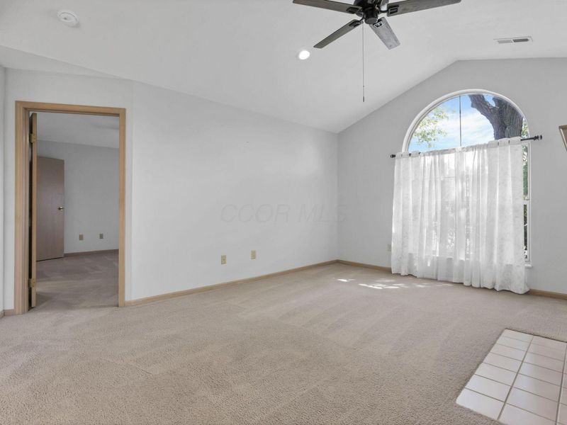 5800 Locbury Lane, Dublin, OH 43016 Photo 5