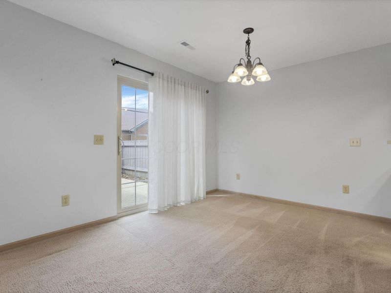 5800 Locbury Lane, Dublin, OH 43016 Photo 6