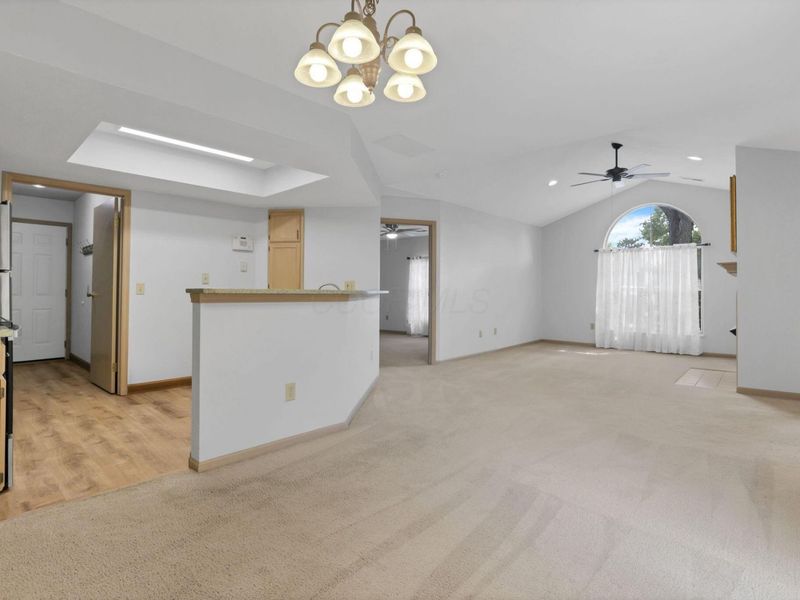 5800 Locbury Lane, Dublin, OH 43016 Photo 7