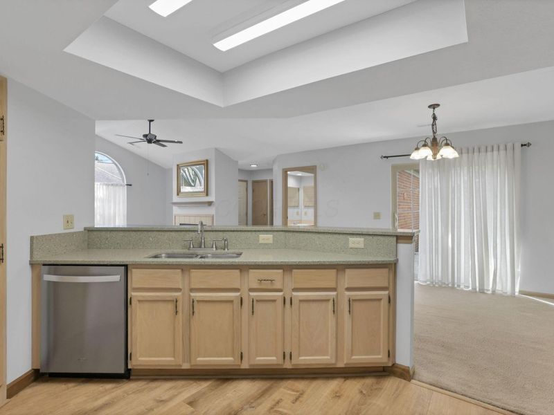 5800 Locbury Lane, Dublin, OH 43016 Photo 9
