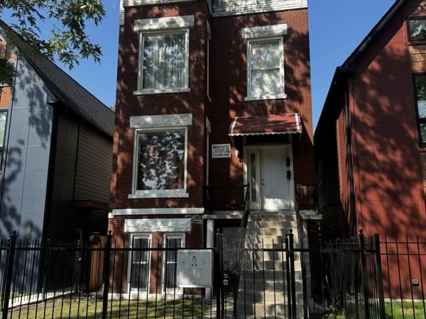 6830 S Langley Avenue, Chicago, IL 60637