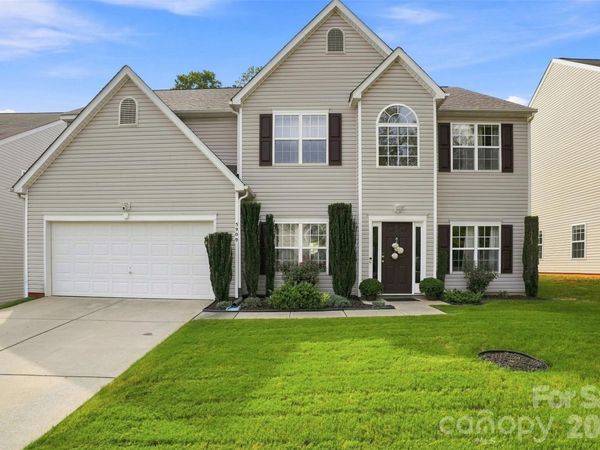 5909 Parkstone Drive , Matthews, NC 28104