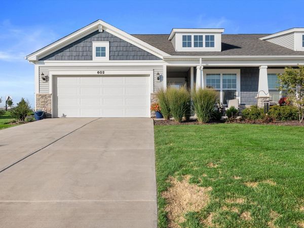 602 Cadence Cir, Lake Geneva, WI 53147