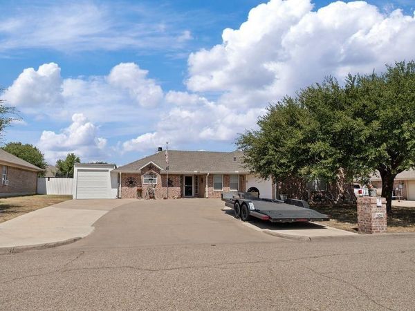 105 Topaz Circle, Hewitt, TX 76643