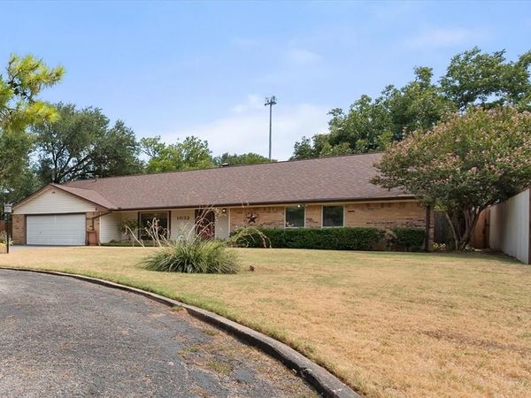 1032 E Enon Avenue, Everman, TX 76140