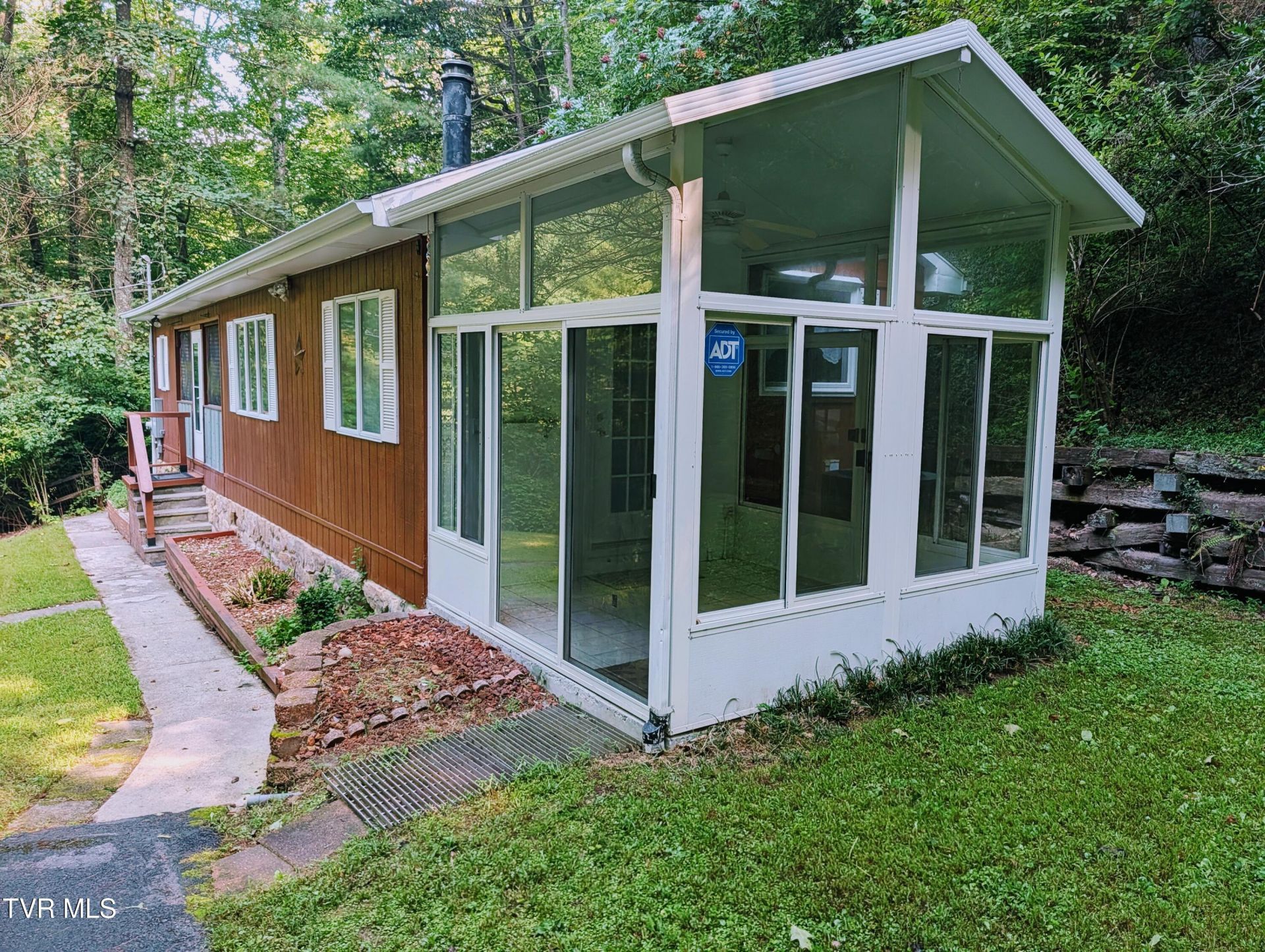 3223 Little Prater Road, Grundy, VA 24614 Main Photo