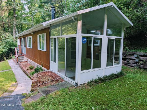 3223 Little Prater Road, Grundy, VA 24614