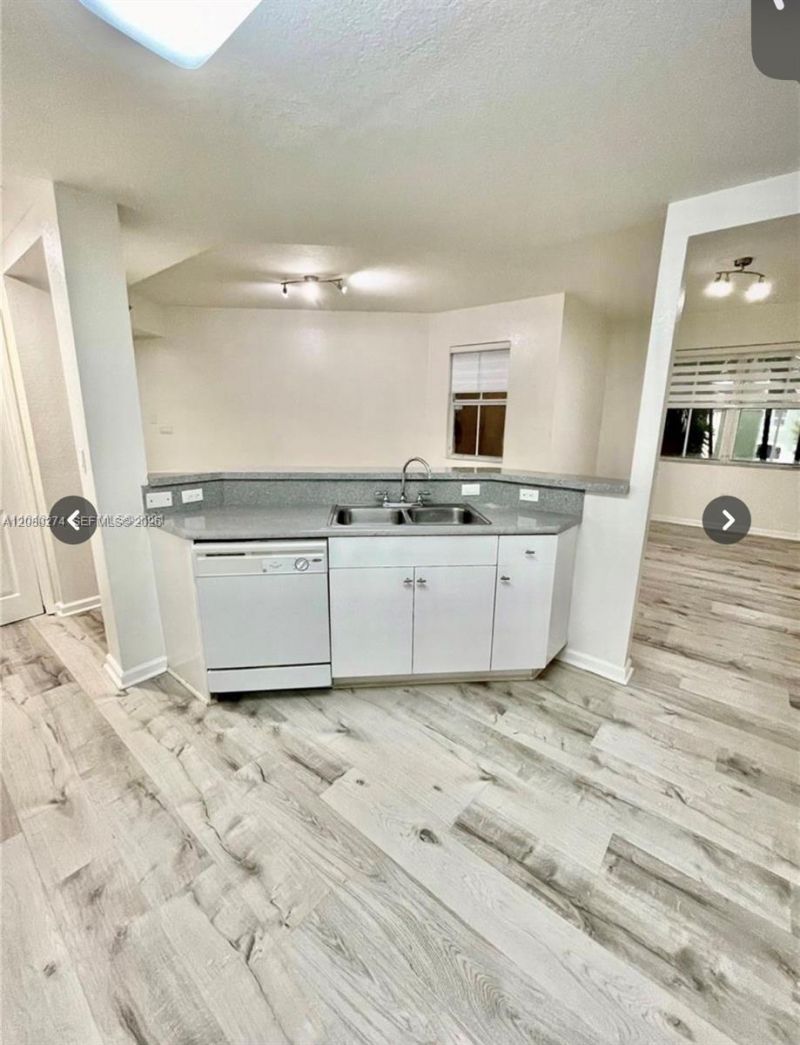 10902 NW 83 St , Unit 219, Doral, FL 33178 Photo