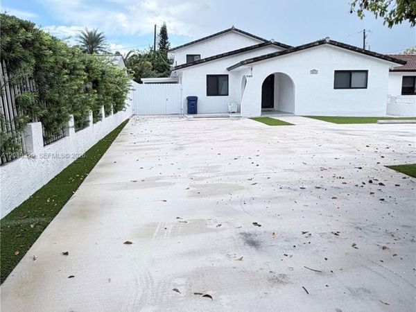 11870 SW 5th St , Unit 1, Miami, FL 33184