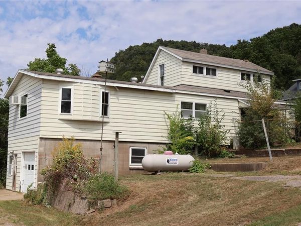 100 2nd Street, Alma, WI 54610