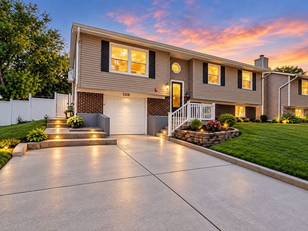 7128 Glenwood Lane, Hanover Park, IL 60133