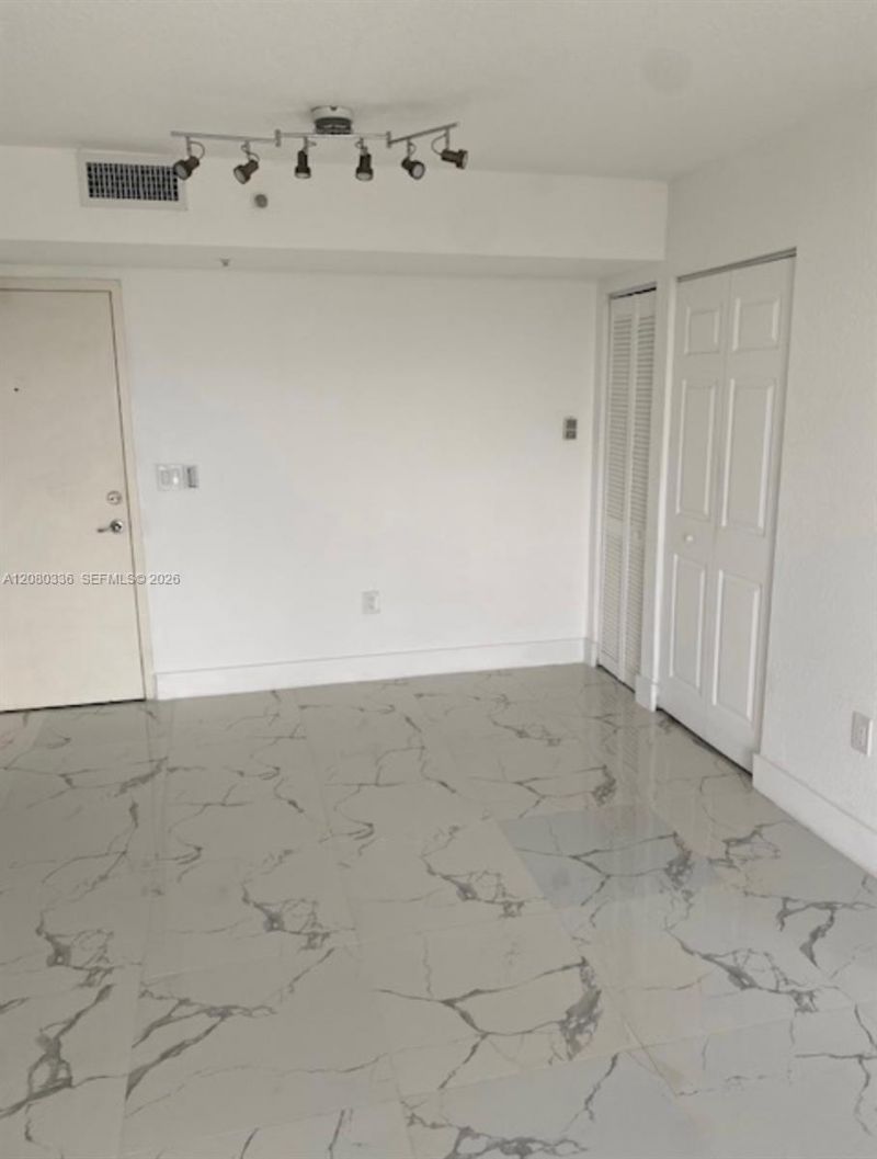 816 NW 11th St, Unit 902, Miami, FL 33136 Photo