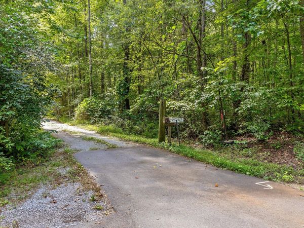 2223 Laurel Street, Signal Mountain, TN 37377