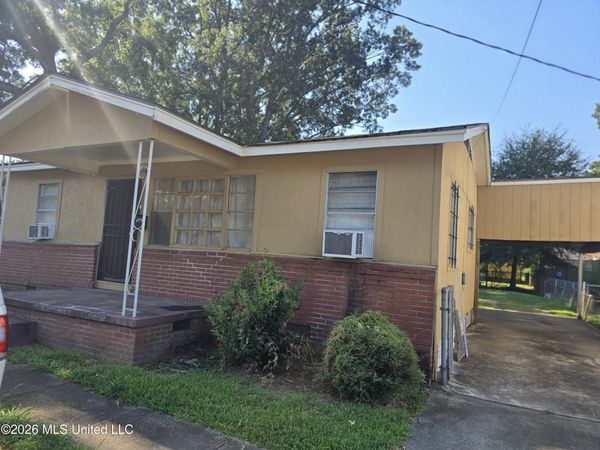 2013 W Ridgeway Street, Jackson, MS 39213