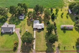 1557 N Old River Rd photo 4