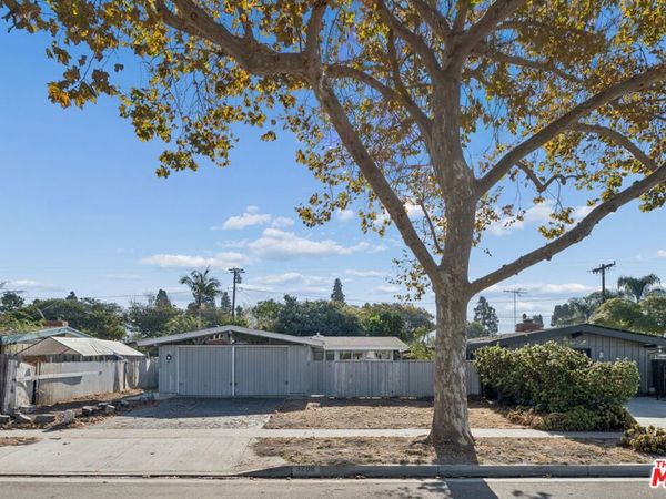 3208 N Studebaker Road, Long Beach, CA 90808