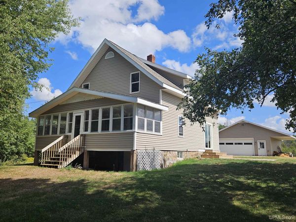 E5755 Bluffview Road, Ironwood Twp, MI 49938