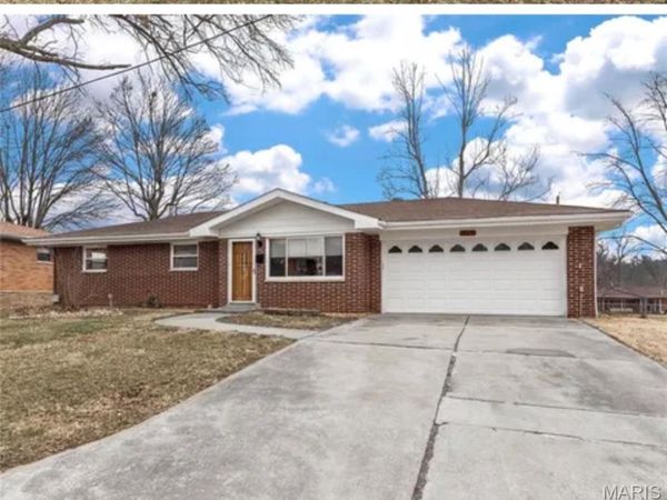 517 Hoecker Drive , Collinsville, IL 62234