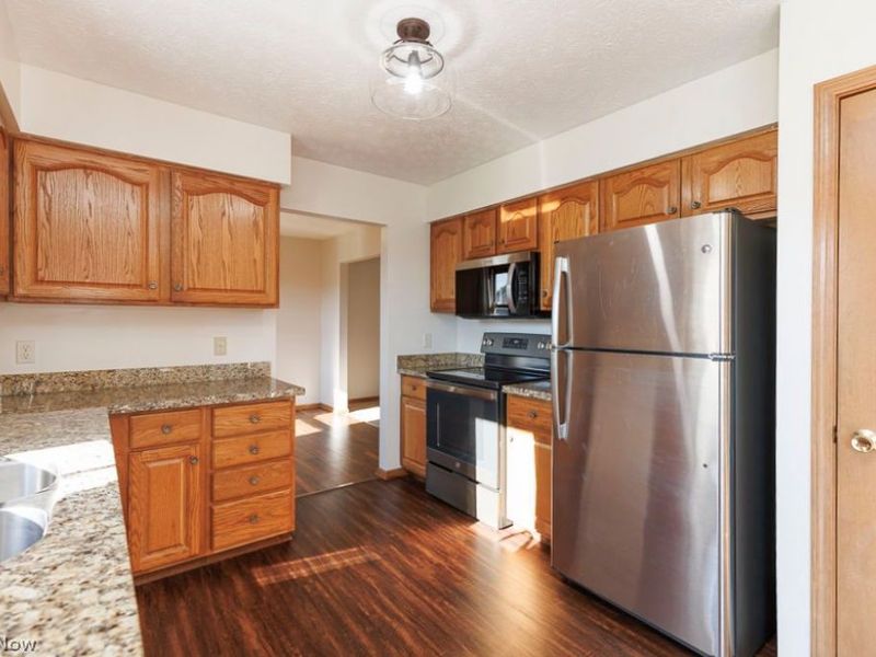 125 Queen Anne Circle, Elyria, OH 44035 Photo 12