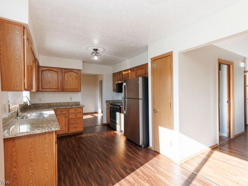 125 Queen Anne Circle, Elyria, OH 44035 Photo 13