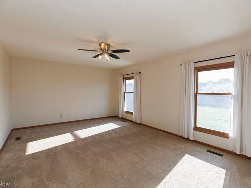 125 Queen Anne Circle, Elyria, OH 44035 Photo 16