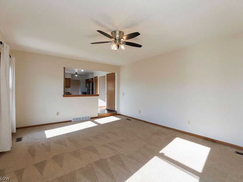 125 Queen Anne Circle, Elyria, OH 44035 Photo 18