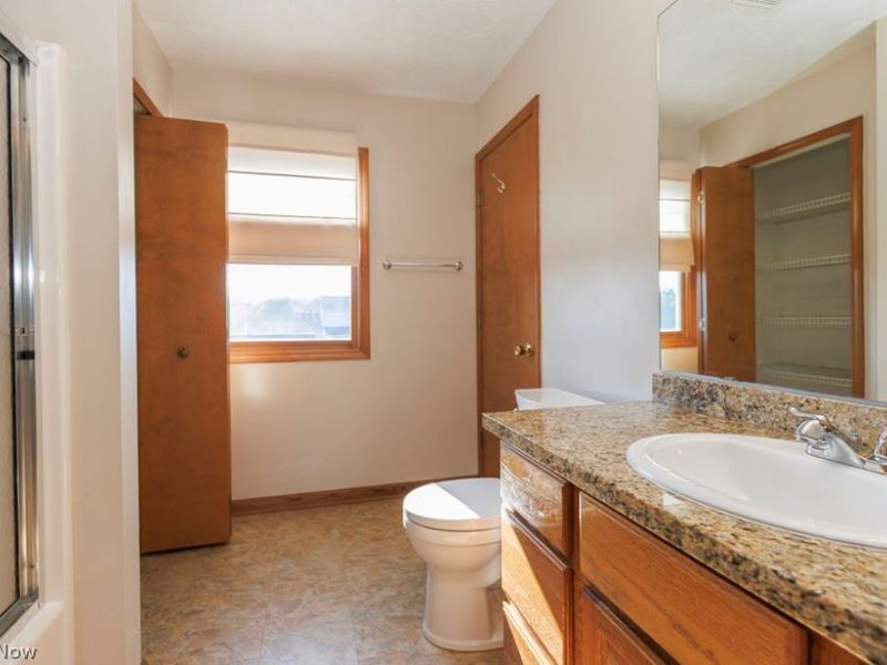 125 Queen Anne Circle, Elyria, OH 44035 Photo 23