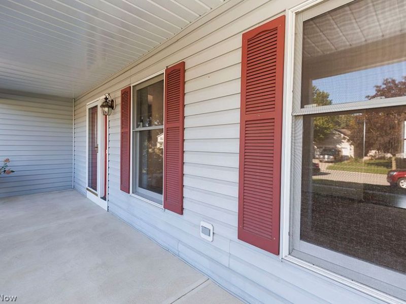 125 Queen Anne Circle, Elyria, OH 44035 Photo 4