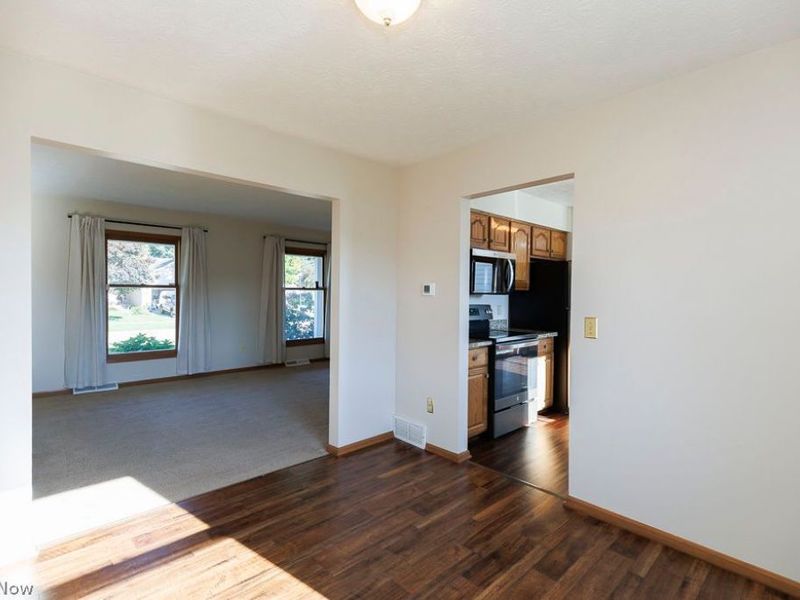 125 Queen Anne Circle, Elyria, OH 44035 Photo 9