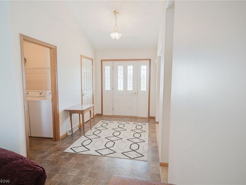 6041 Ridge Run Dr. NW, Warren, OH 44481 Photo 3
