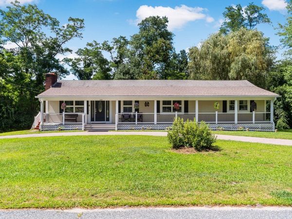 238 Chestnut St, Rehoboth, MA 02769