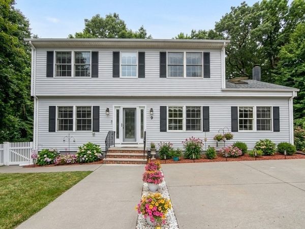 9 Zamora St, Saugus, MA 01906