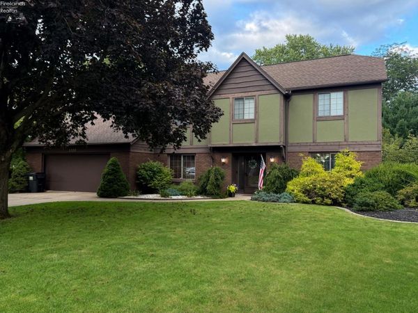 3320 E Stoneway Drive, Sandusky, OH 44870