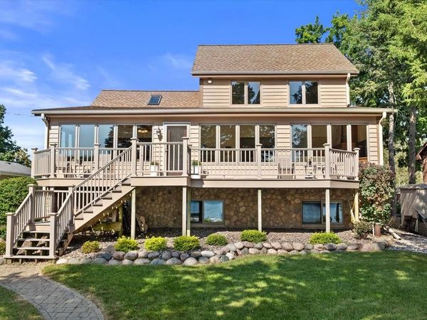 6086 N Lake DRIVE, West Bend, WI 53095