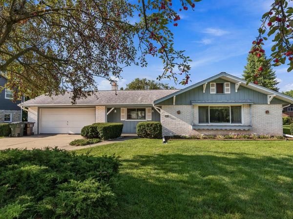 12945 W Brentwood DRIVE, New Berlin, WI 53151