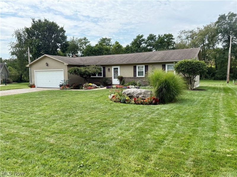 806 Geneva Street SW, Sugarcreek, OH 44681 Photo 1