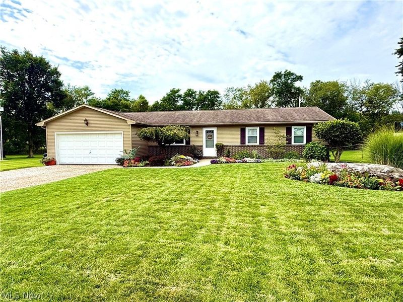 806 Geneva Street SW, Sugarcreek, OH 44681 Photo 2