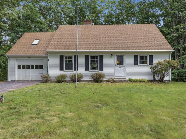 35 Raydon Road, York, ME 03909