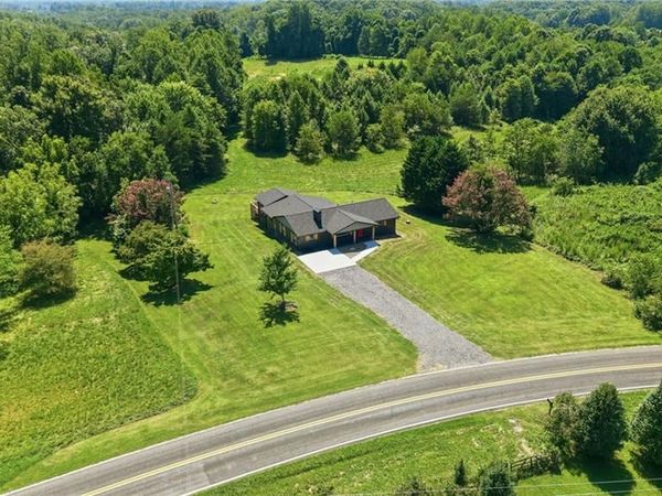 1195 Rogers Road , Mount Airy, NC 27030