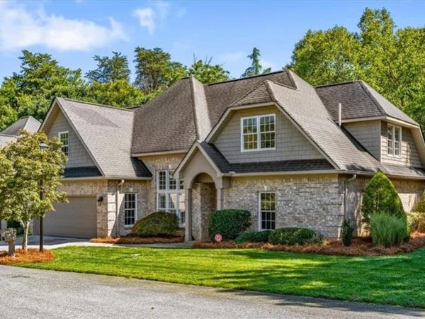 4002 Flagstick Court , Jamestown, NC 27282