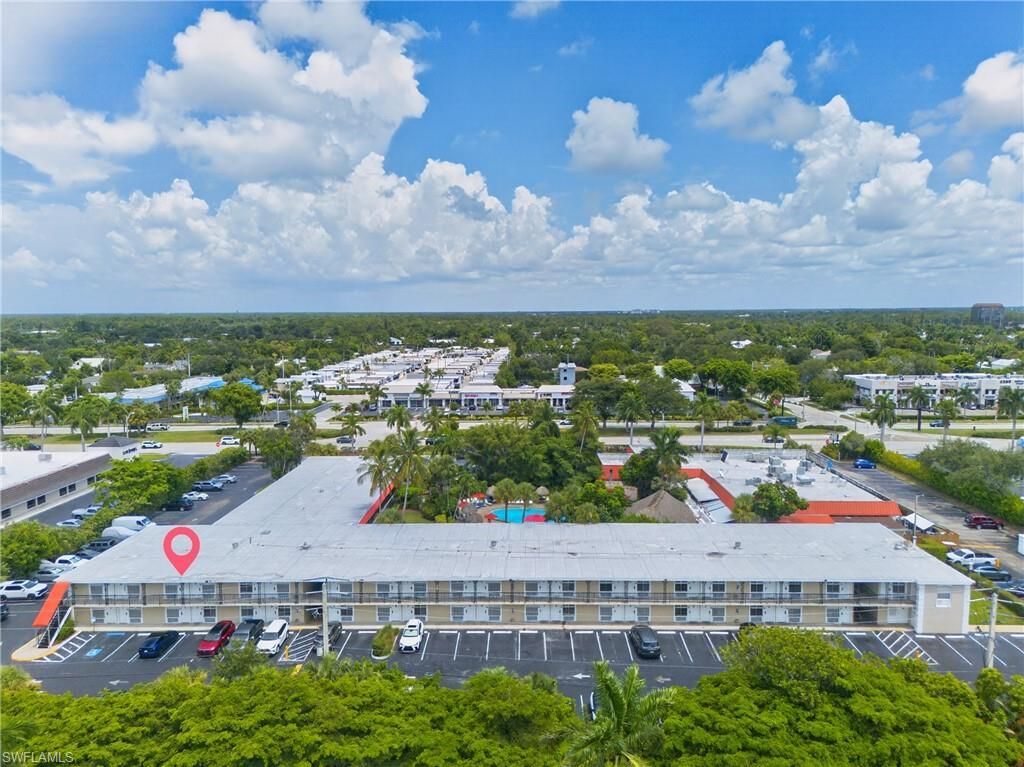 2555 9th St N, Unit 204, Naples, FL 34103 Photo