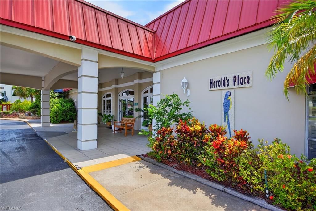 2555 9th St N, Unit 204, Naples, FL 34103 Photo