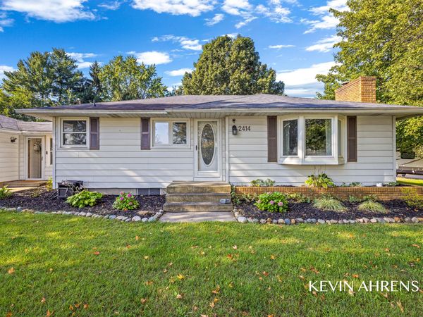 2414 Barry Street, Hudsonville, MI 49426
