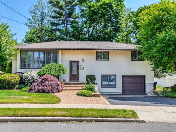 12 Jano Place , Plainview, NY 11803