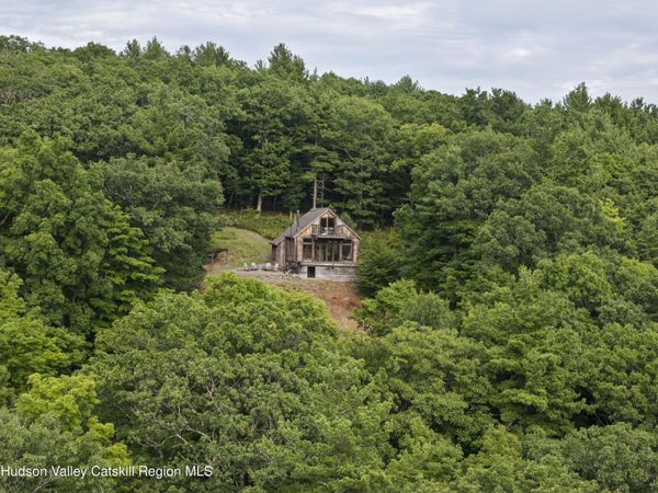 790 W End Road, Hillsdale, NY 12529