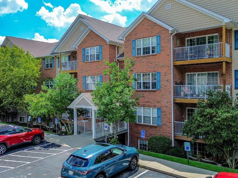 4510 Clearwater Place, Unit 12, Cincinnati, OH 45248 Photo 2