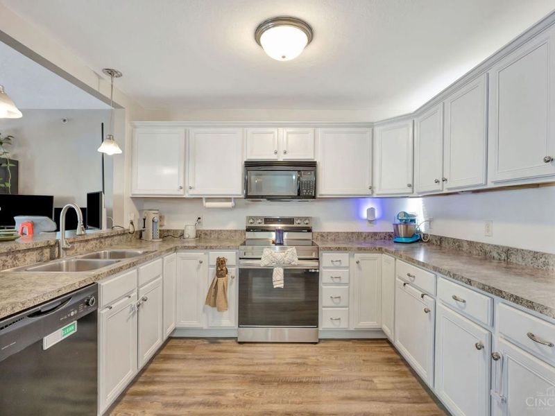 4510 Clearwater Place, Unit 12, Cincinnati, OH 45248 Photo 7